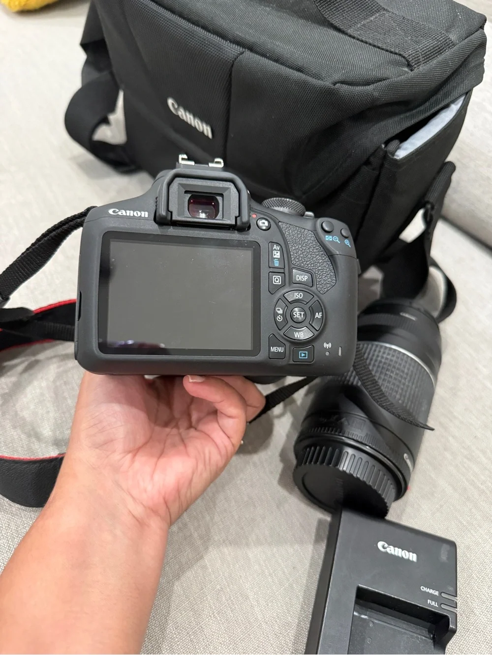 Canon EOS Rebel T6 DSLR Camera Kit in Black